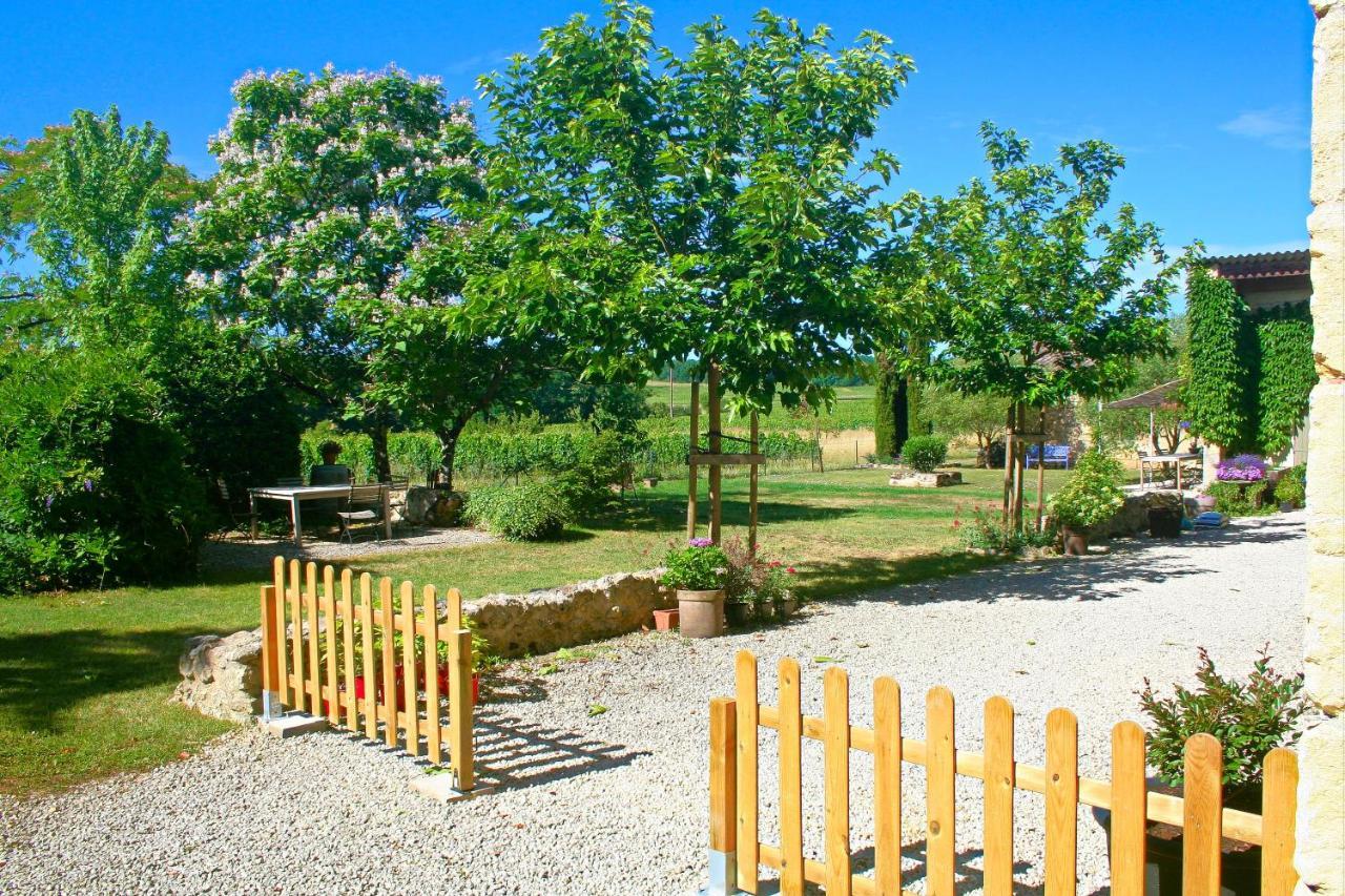 Bleu Raisin Bed and Breakfast Les Salles-de-Castillon Exteriör bild