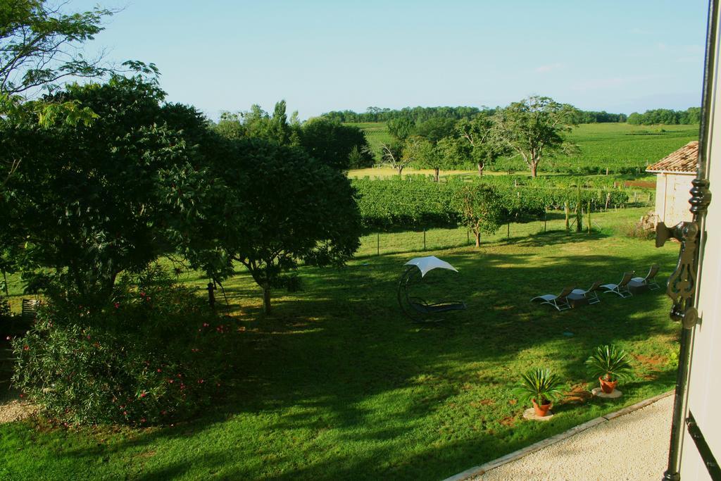 Bleu Raisin Bed and Breakfast Les Salles-de-Castillon Exteriör bild